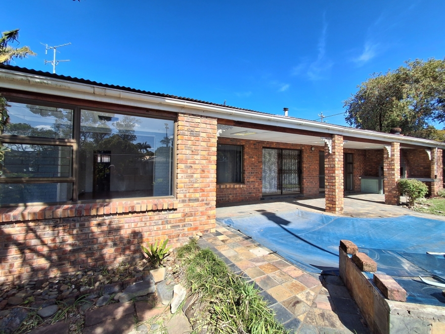 4 Bedroom Property for Sale in Nahoon Valley Park Eastern Cape